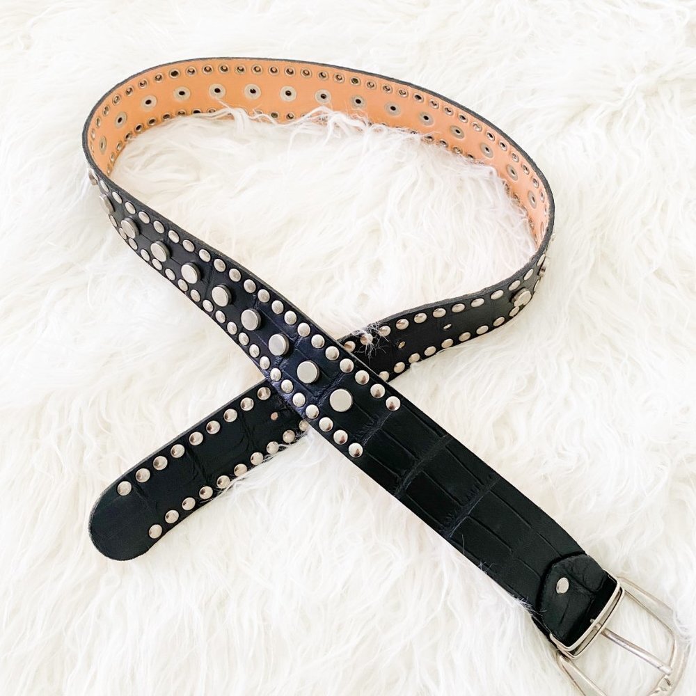 ⭐️ VINTAGE Made in Italy Genuine Leather Belt Stud